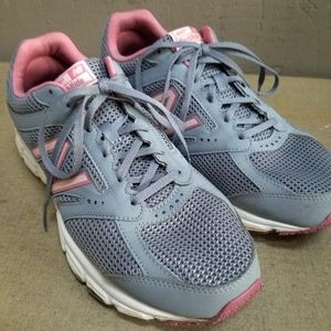 New Balance Tennis Shoes
